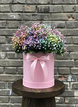 Цветочная композиция из Гипсофила и Розы в шляпной коробке в Зубово