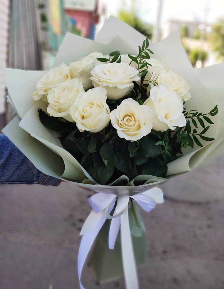 Букет Белые розы Проуд в Зубово
