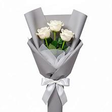 Букет 3 белые розы в Зубово