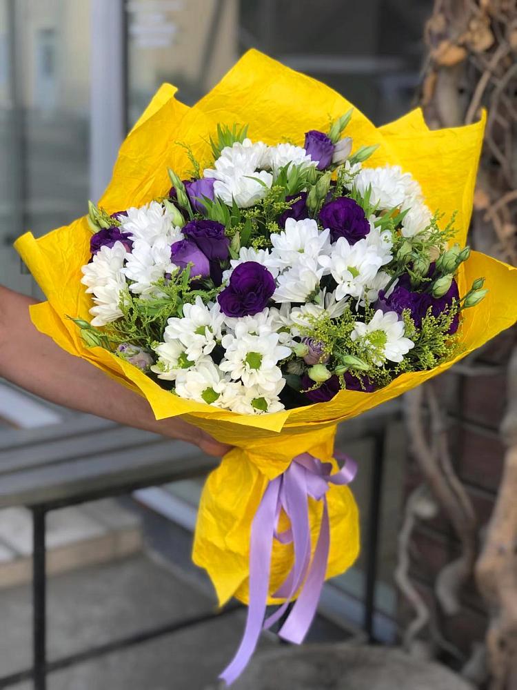 Букет цветов из: Ирисы, Хризантемы и Ромашки в Зубово
