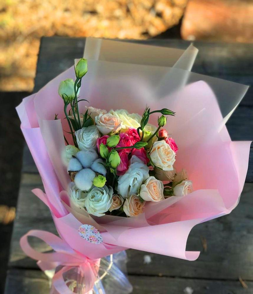 Букет цветов из: Розы и Лизиантусы в Зубово