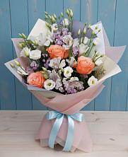 Букет цветов из:  Лизиантусы, Розы, Альстромерии и Гипсофила в Зубово