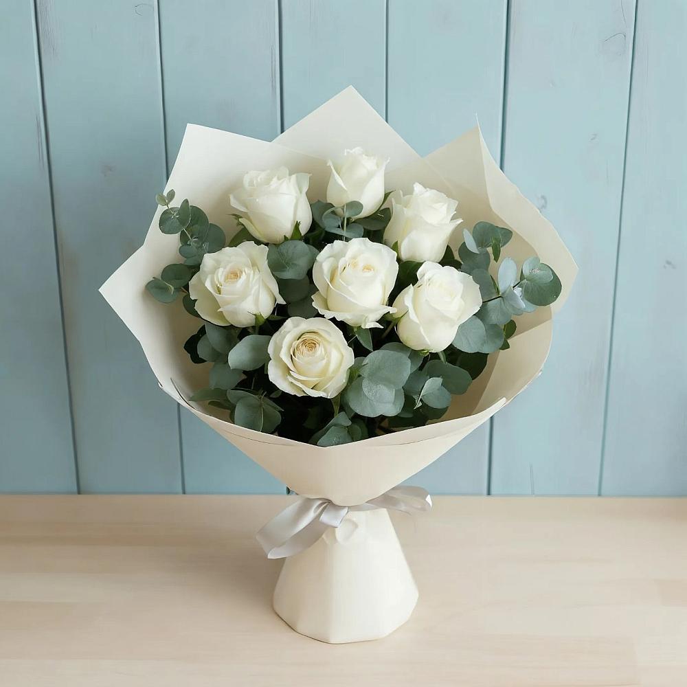 Букет Белые розы в Эвкалипте в Зубово