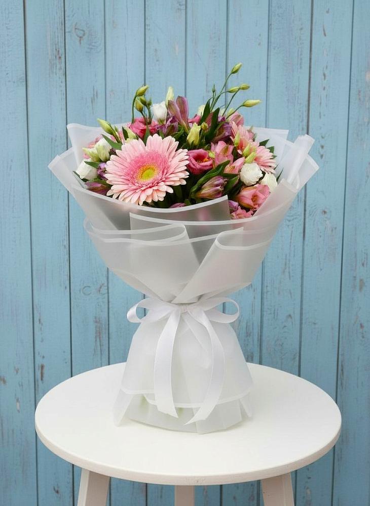 Букет цветов из: Герберы, Альстромерии и Лизиантусы в Зубово