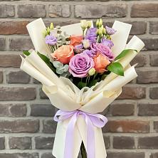 Букет цветов из:  Лизиантусы и Розы в Зубово