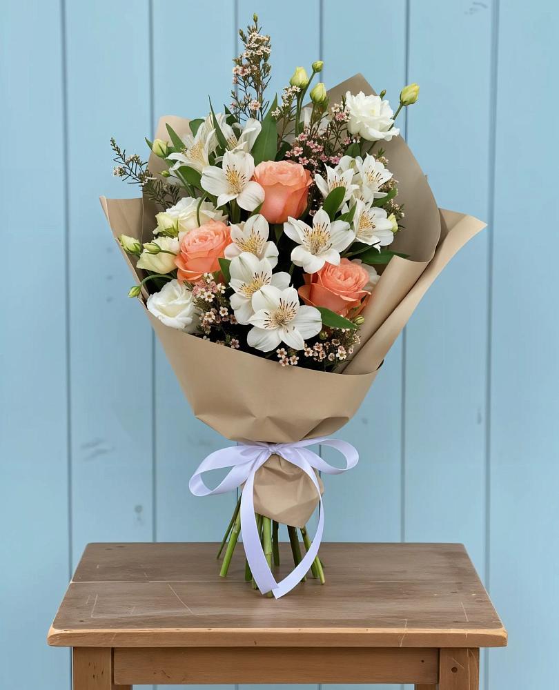 Букет цветов из: Альстромерии, Лизиантусы, Розы и Хризантемы в Зубово